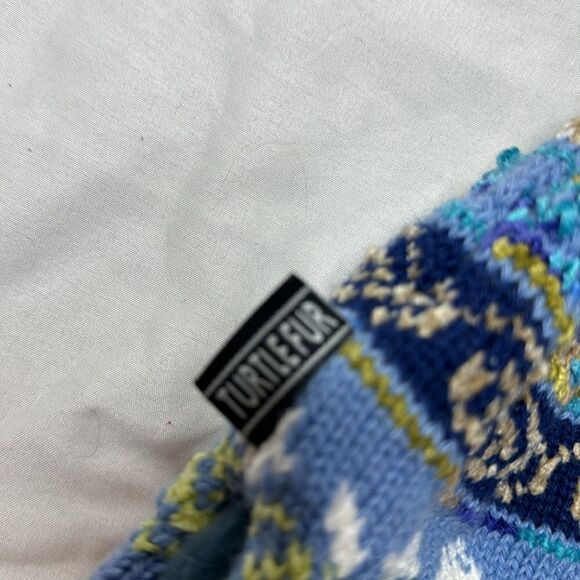 Turtle Fur Women’s Beanie Tassal Ski Hat. - Picture 4 of 8